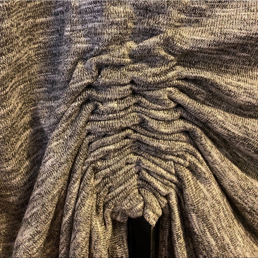 ALISON ANDREWS Long Sleeve Ruched Drawstring Top - Picture 9 of 12